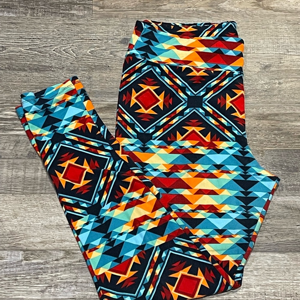 LuLaRoe Tall and Curvy leggings.